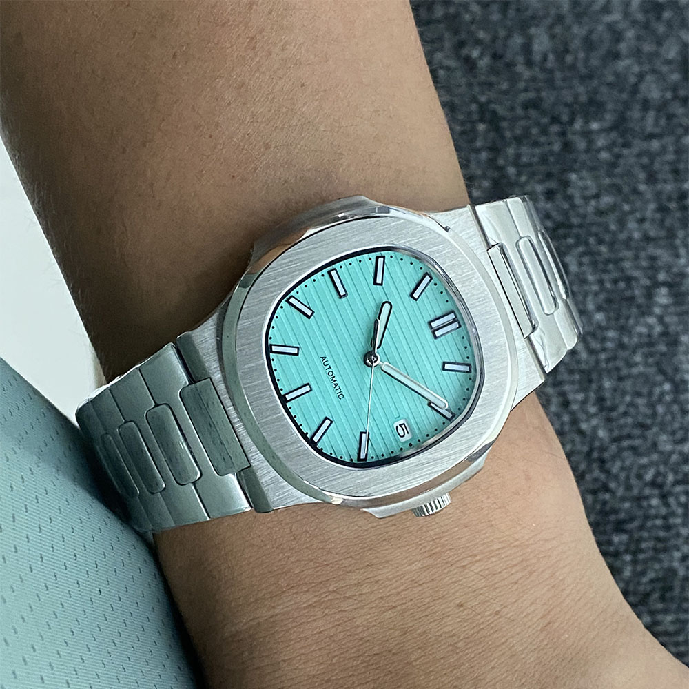 Montre homme de luxe 2024, 42  - Patek Philippe Watch Nautilus avis et prix